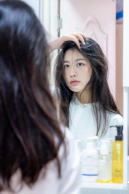 明星头发蓬松技巧图片,轻松打造自然卷发效果